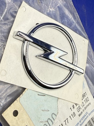 Opel corsa 1997 rear - 1997, emblem